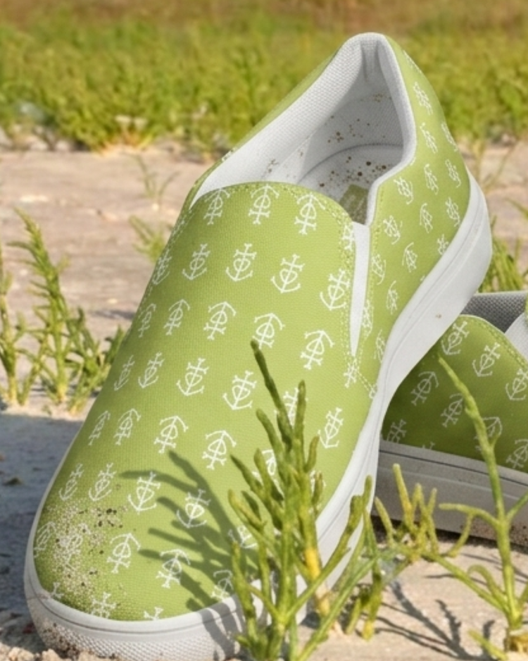 Tennis en toile Vert Salicorne motifs Croix de Camargue