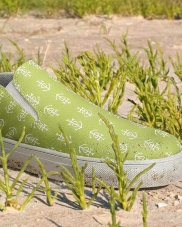 Tennis en toile Vert Salicorne motifs Croix de Camargue